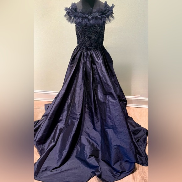 Theia Dresses & Skirts - Theia Women’s Off-Shoulder Navy Prom/Wedding/Gala Gown, Size M See Measurements